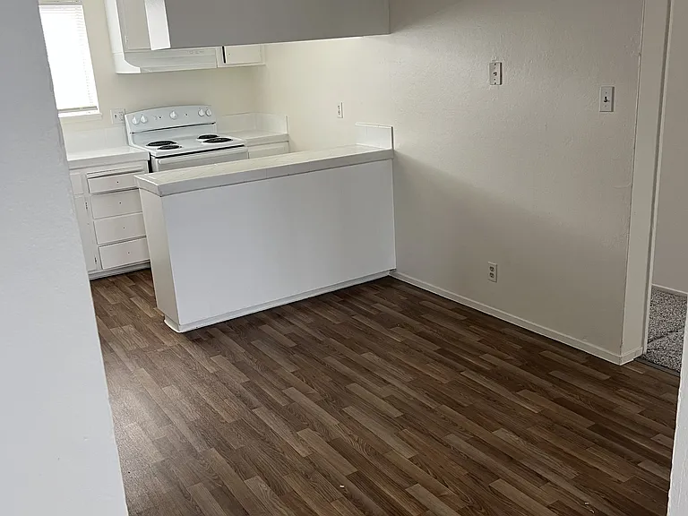 Clearland Dr — Photo 3