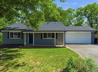 5043 Country View Dr, Imperial, MO 63052