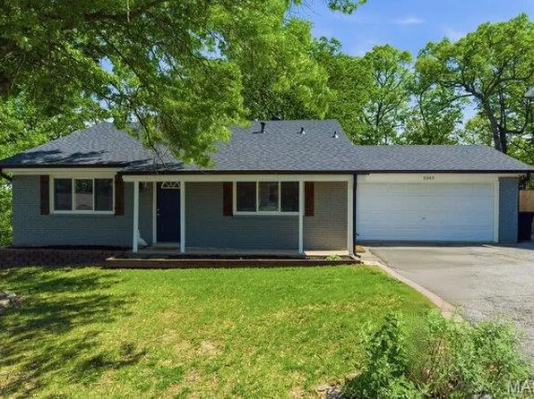 5043 Country View Dr, Imperial, MO 63052