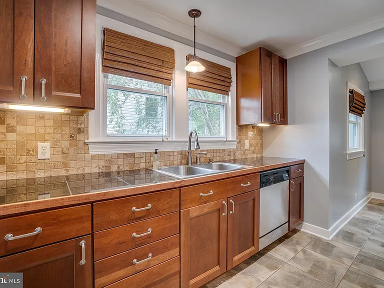 712 Freeman St — Photo 19
