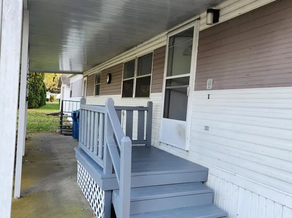 542 Pine Dr, York, PA 17406