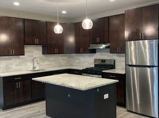 1000 Crain St APT 3, Evanston, IL 60202