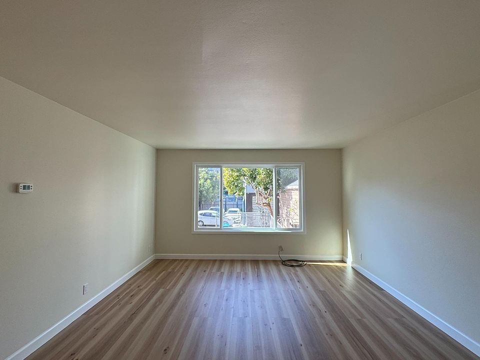 1st image of 370 Bartlett St
