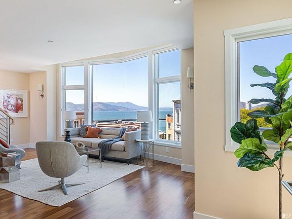 5th image of 889 N Point St APT 3
