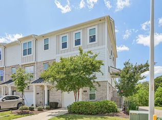 380 Skymont Dr, Holly Springs, NC 27540
