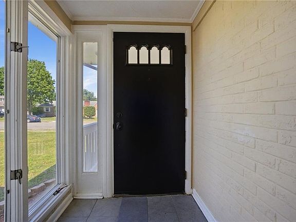 3rd image of 2802 Bending Oak Dr