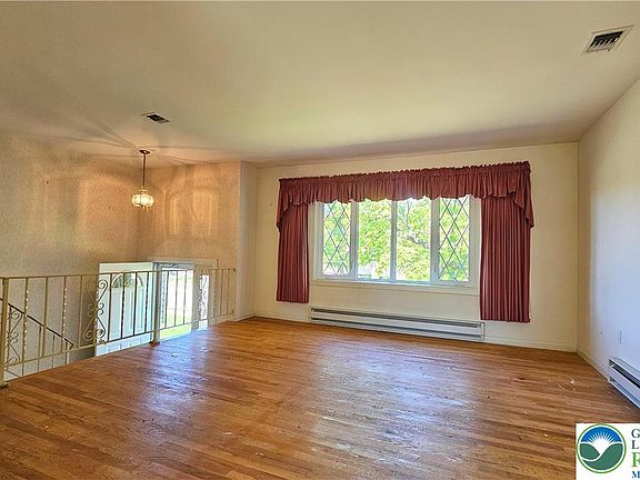 3rd image of 524 E Tioga St