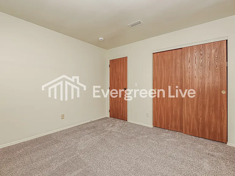 6453 Rolling Glen Dr — Photo 13