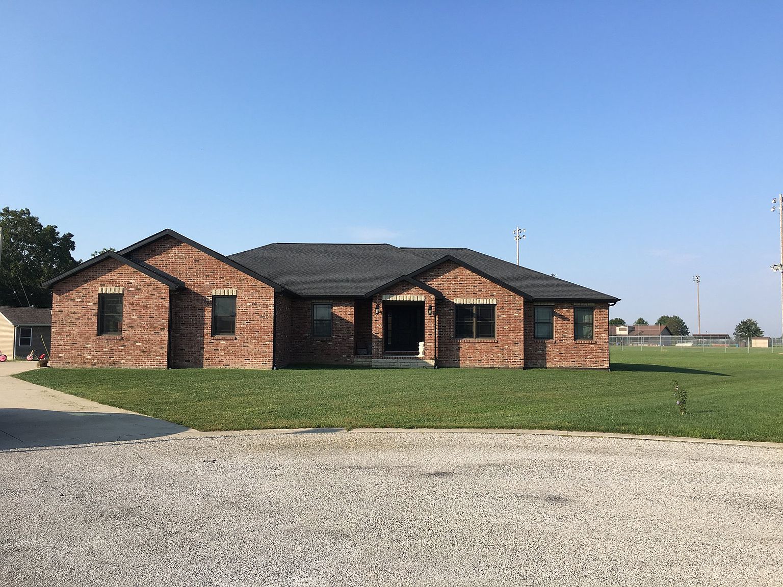 703 Jamie St, Bartelso, IL 62218 Zillow