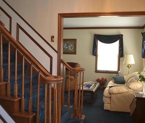 4th image of 1755 Rosewood Dr NE