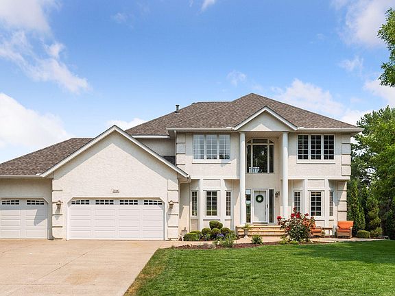 3rd image of 2000 Woodstone Dr