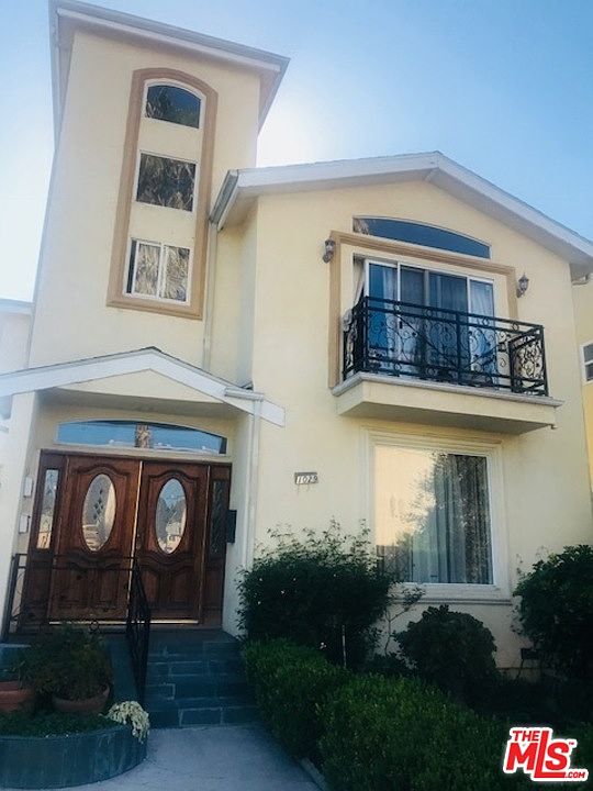 1st image of 1029 S Sherbourne Dr