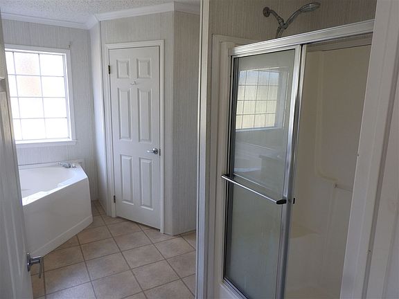 4th image of 92 Pebble Creek Dr