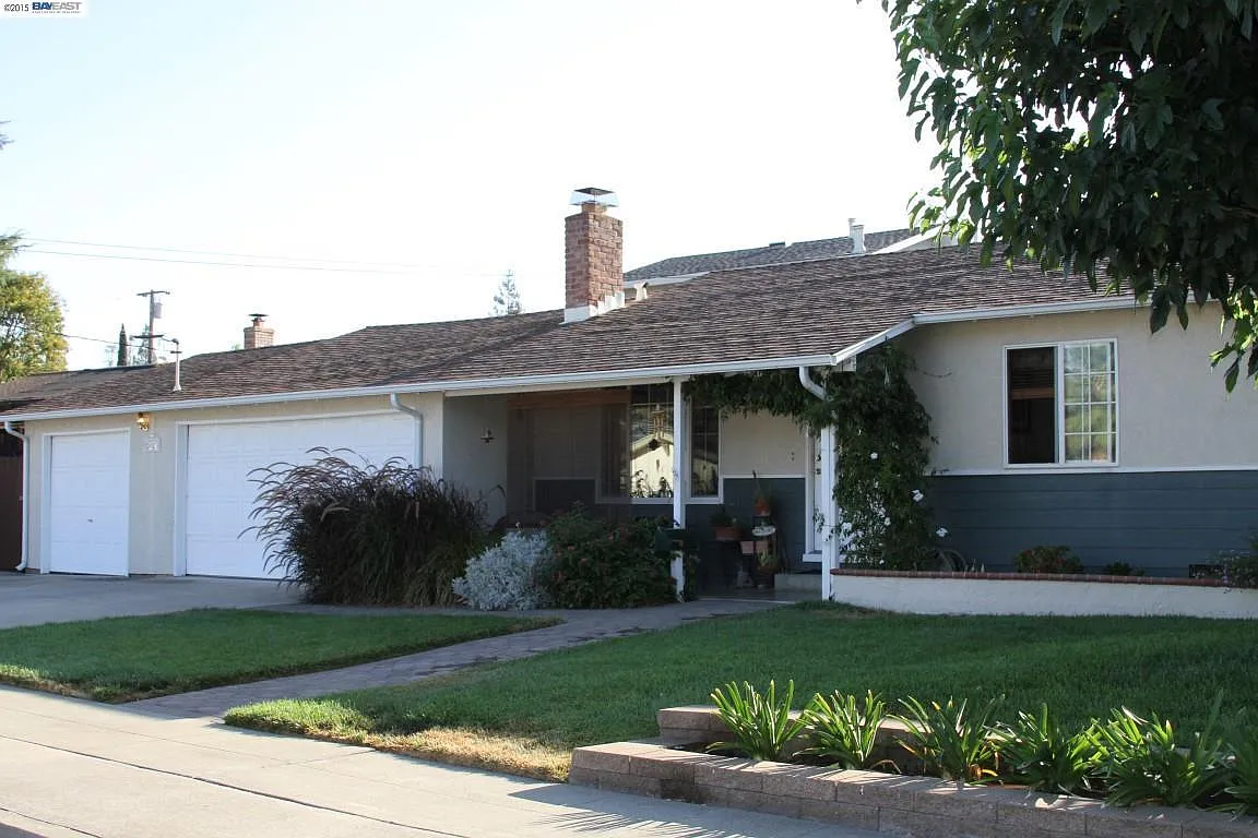 2615 Kennedy St photo 1