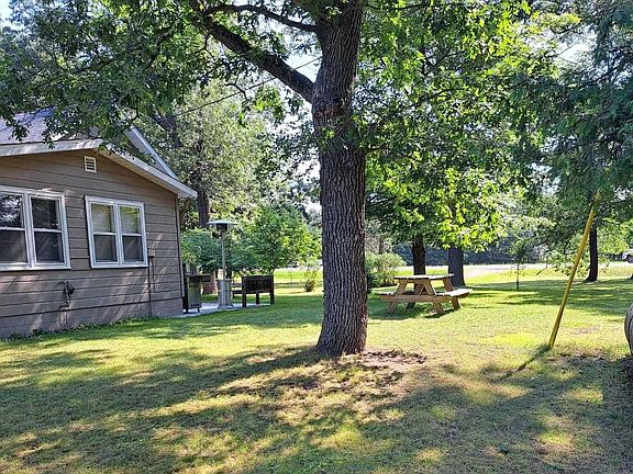 3rd image of 1833 Highway 13