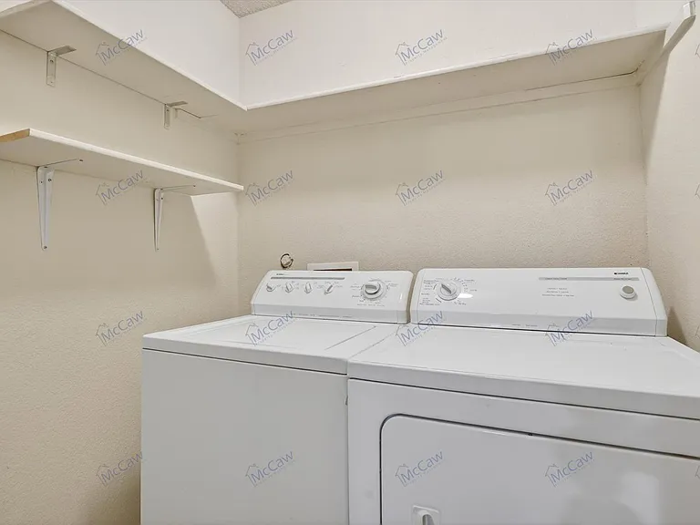 549 Dylan Ct — Photo 18