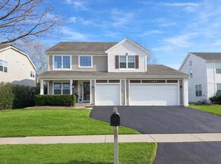 1195 Hadley Cir, Gurnee, IL 60031