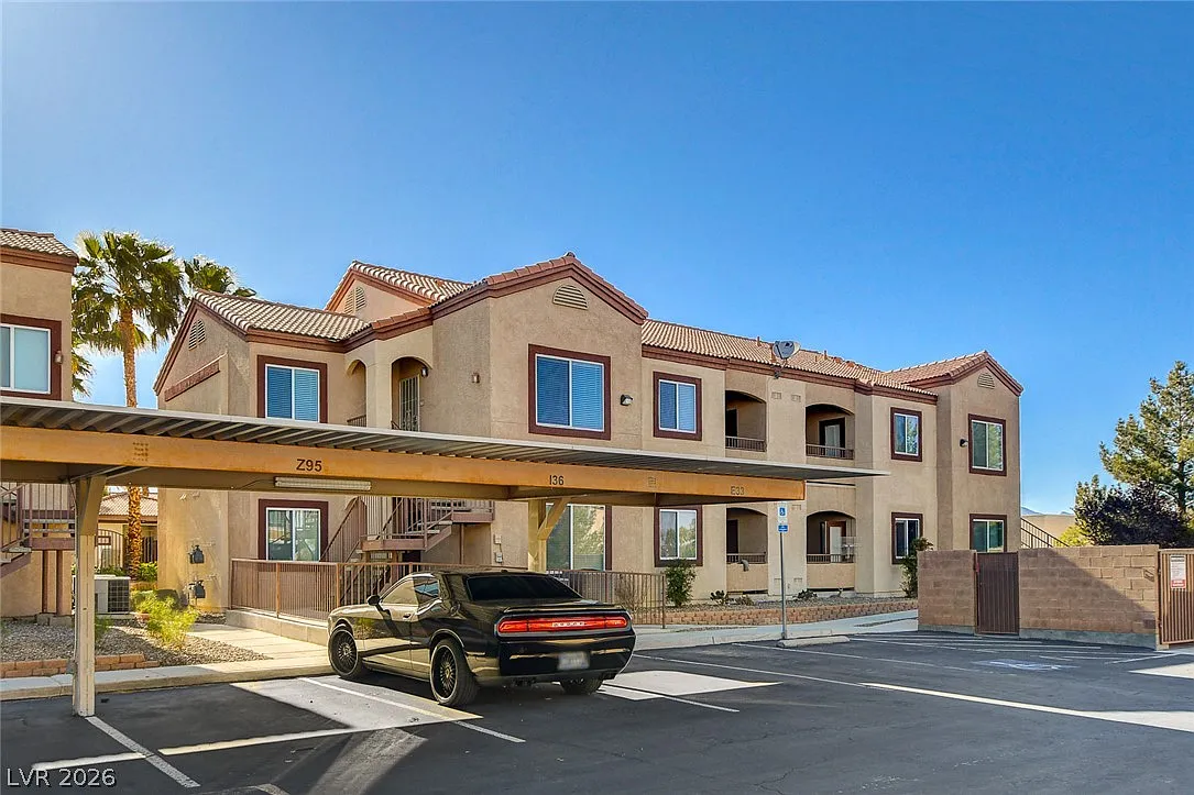 2 bed, 2.0 bath, 884 sqft, $1,545 — Photo 3