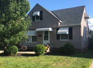 29046 Oakdale Rd, Eastlake, OH 44095