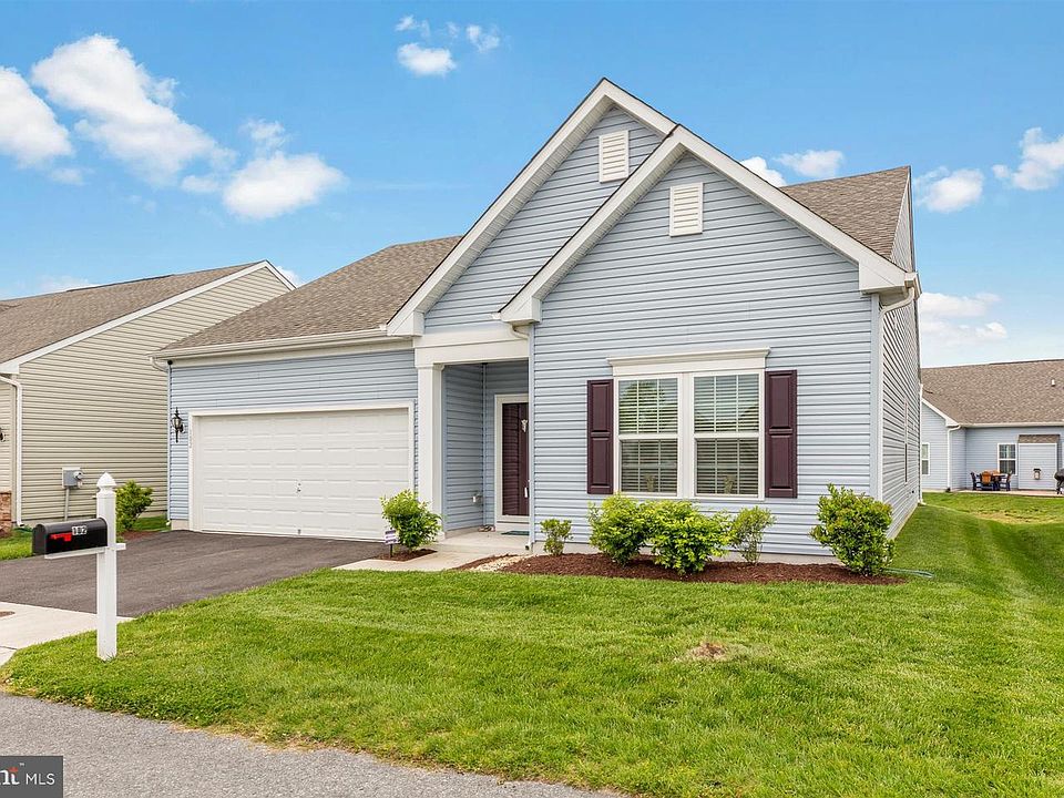 1st image of 102 Lauras Ct