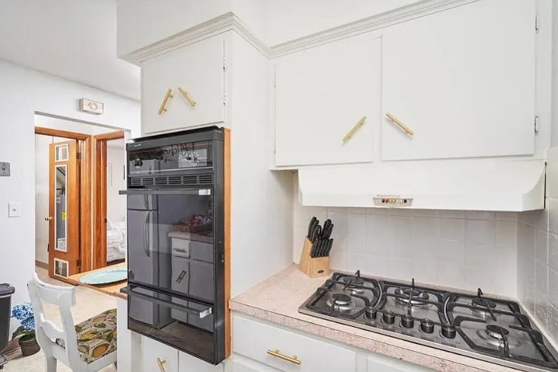 1 bed, 1000 sqft, $1,300 — Photo 3