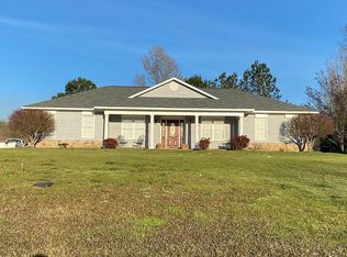 320 Valley View Gardens Cir, Moundville, AL 35474
