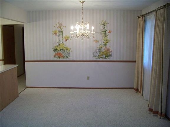 4th image of 1331 Sherman Dr