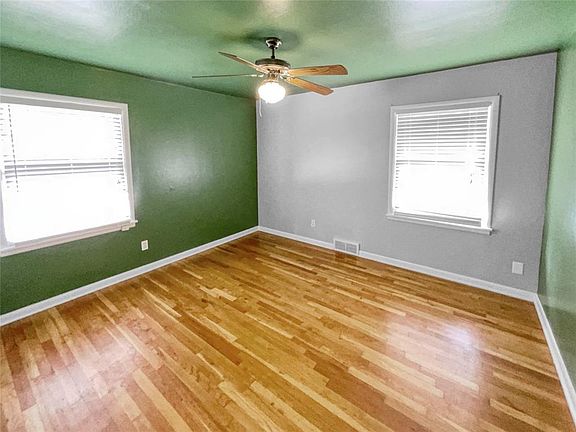 5th image of 1218 Leslie Ln