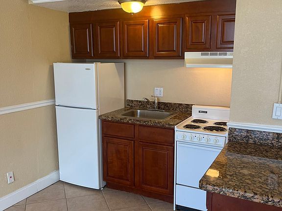 4th image of 311 W Ashley St APT 610