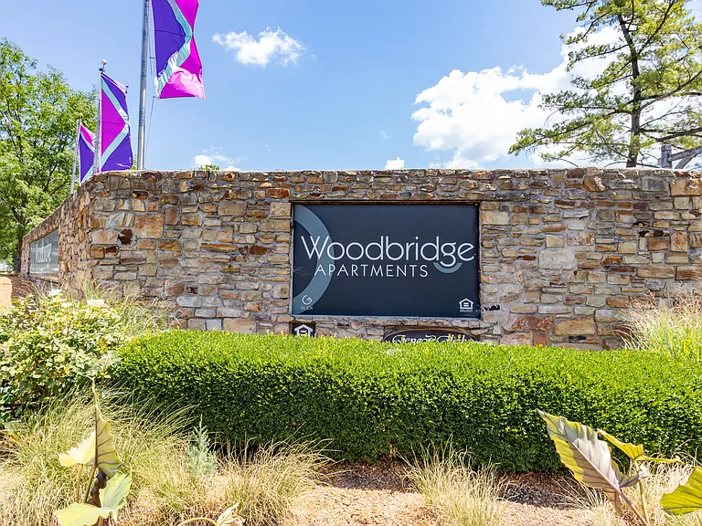 Entrance Sign at Woodbridge of Castleton