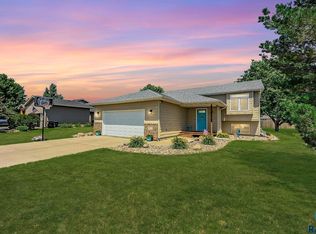 504 Troy Ave, Harrisburg, SD 57032