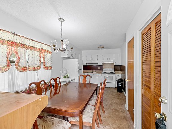 3rd image of 1911 Ghana St
