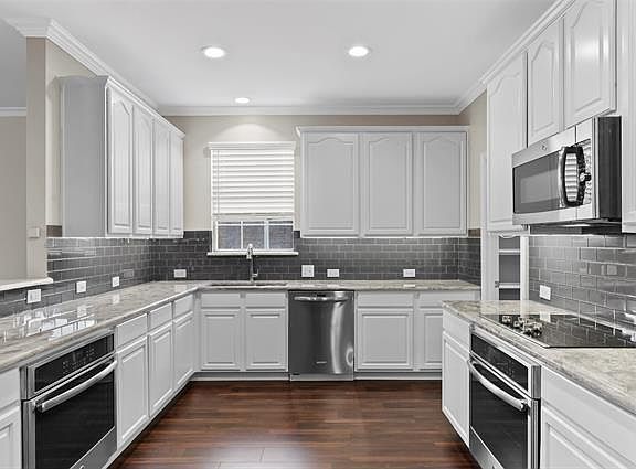 4th image of 5536 Mountain Valley Dr