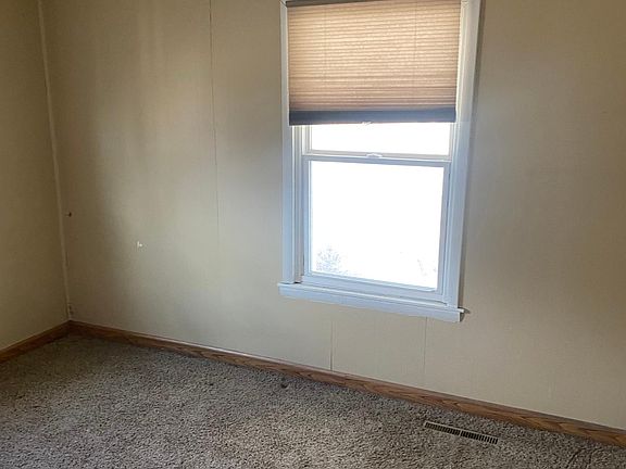 4th image of 303 N Madison St