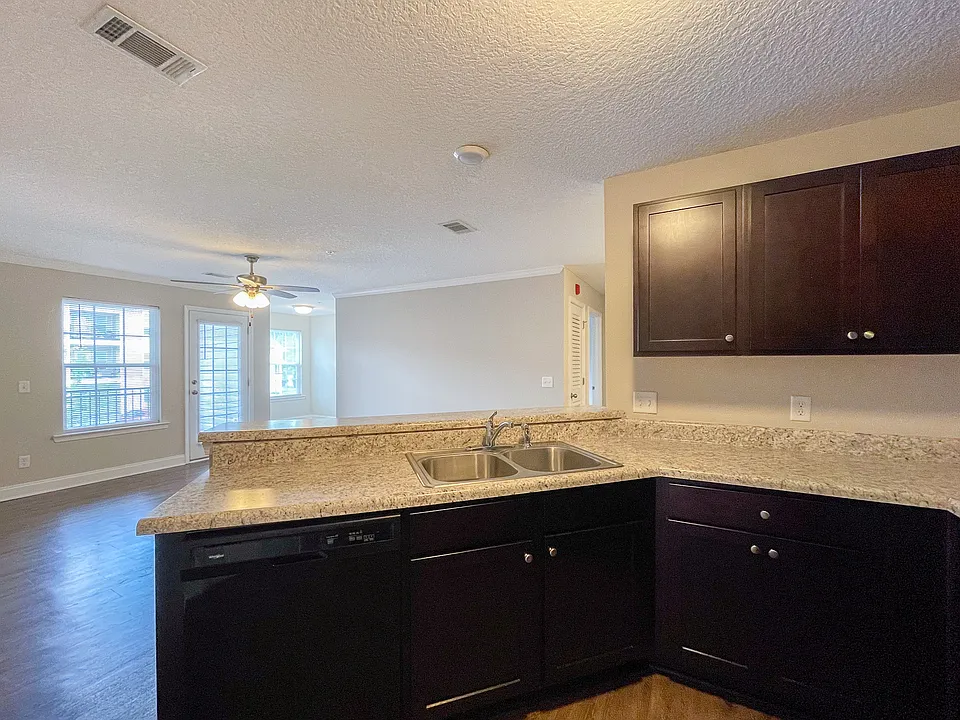 Wyngrove Apartments