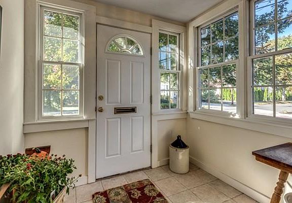 5th image of 118 Franklin Ave