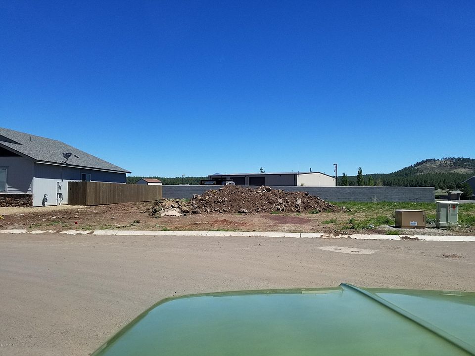 2nd image of 4581 Cygnus Rd