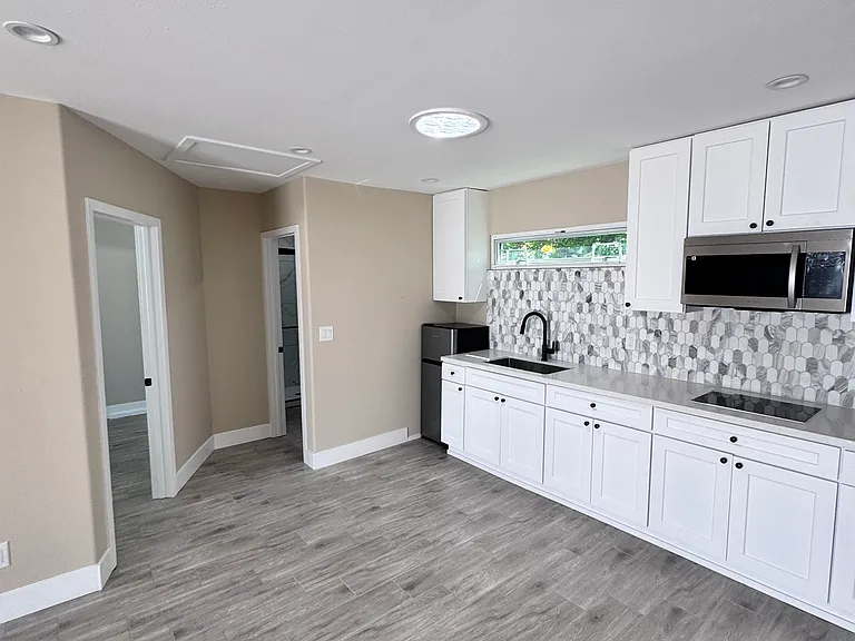 5782 Hesperia Ave #ADU — Photo 2