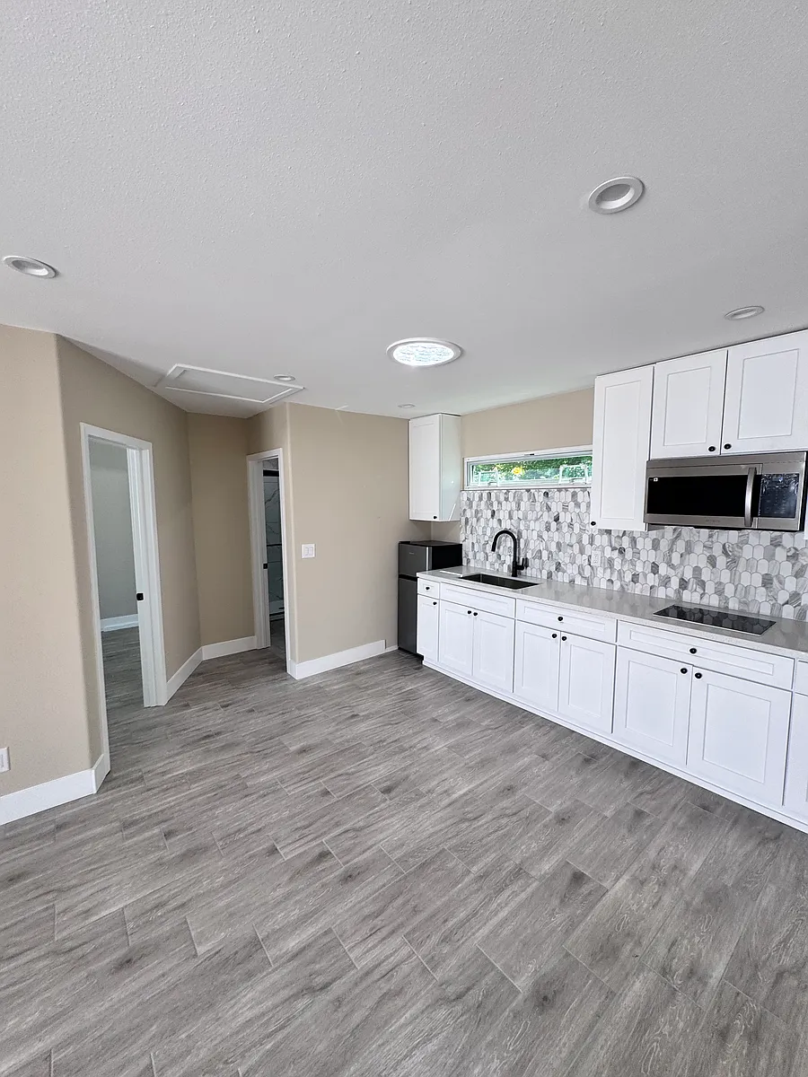 Building Photo - 5782 Hesperia Ave #ADU