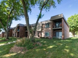 4757 Woodland Ave UNIT 8, West Des Moines, IA 50266