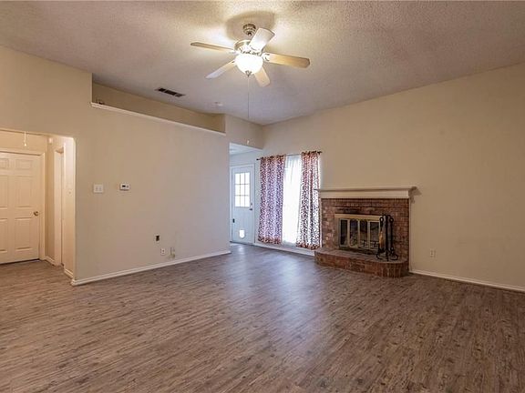 4th image of 1814 Hillwood Dr