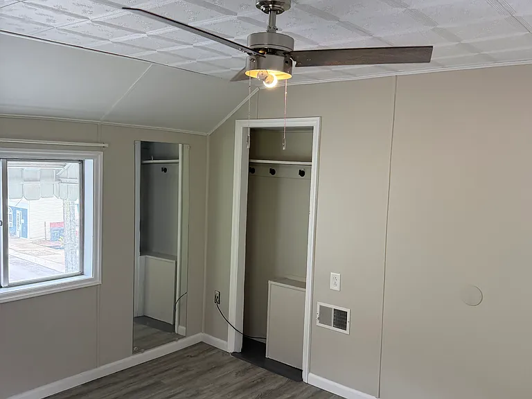 1534 Marshall St — Photo 4