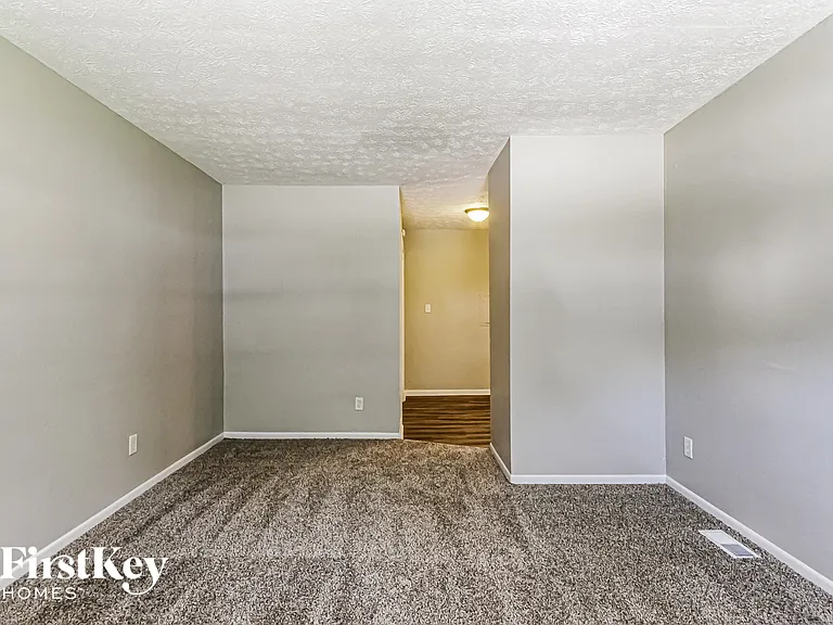4939 Norcroft Dr — Photo 3