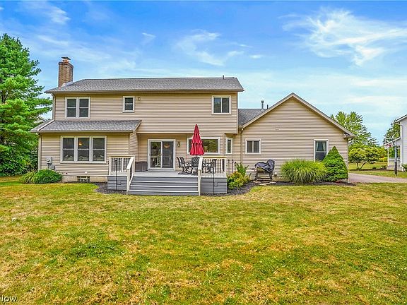 5th image of 212 Ravenshollow Dr