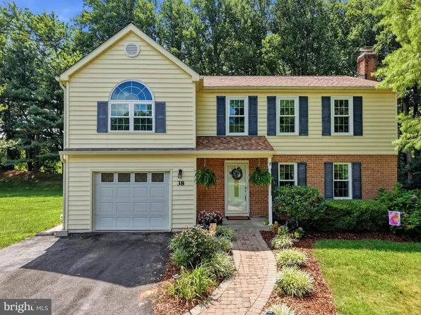 38 Blackburn Ct, Burtonsville, MD 20866