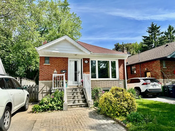 225 Ferris Rd #Basement, Toronto, ON M4B 1H2
