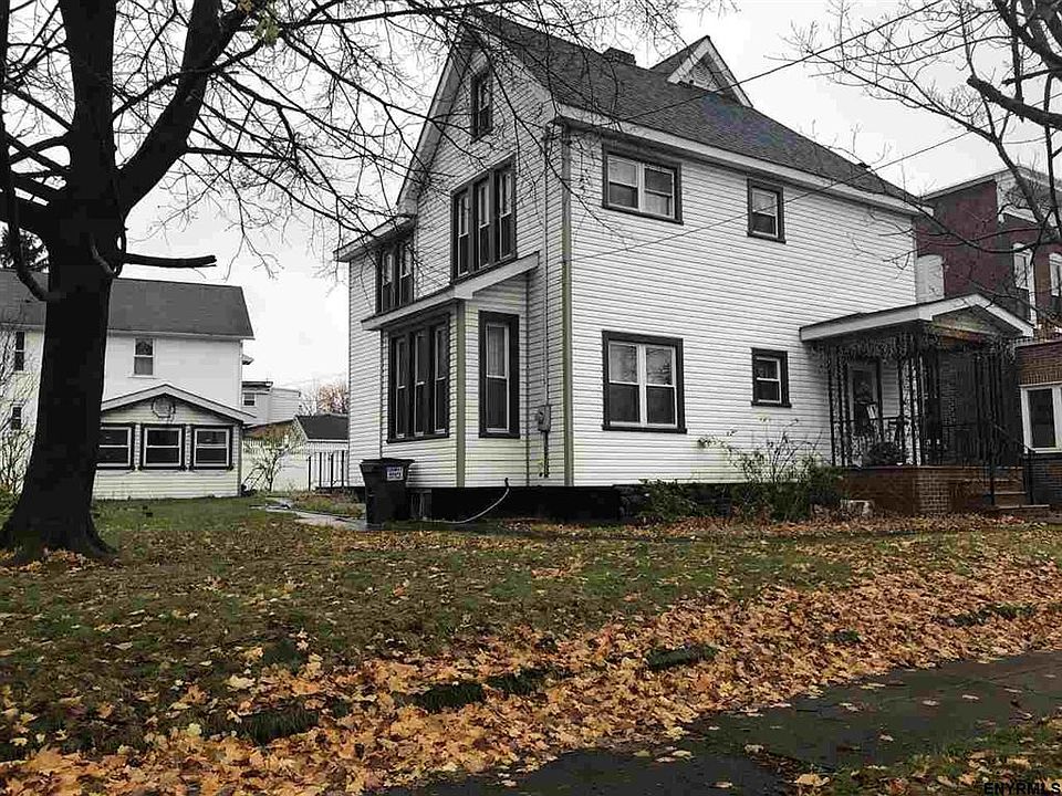 1st image of 209 N 2nd Ave