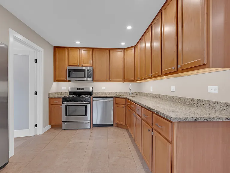 1055 N Bluebonnet Ln — Photo 8