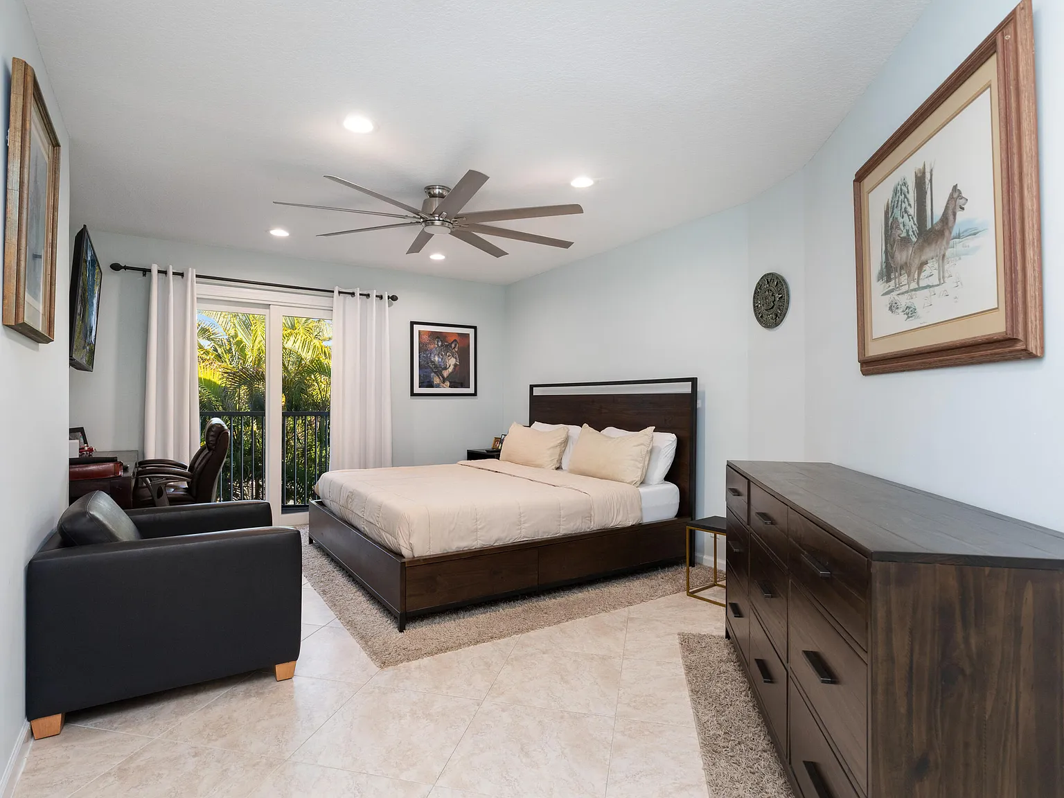 2 bed, 2.0 bath, 1200 sqft, $4,500 — Photo 3