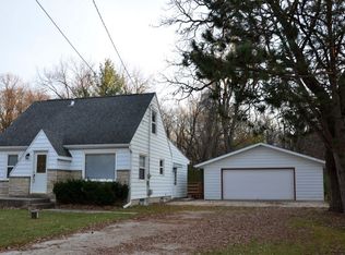 W1369 S Shore Dr, Palmyra, WI 53156